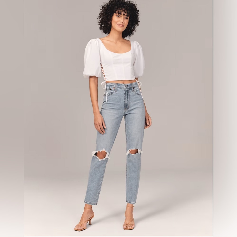 NWT- Abercrombie and Fitch- High Rise Mom Jean- Size 36/22